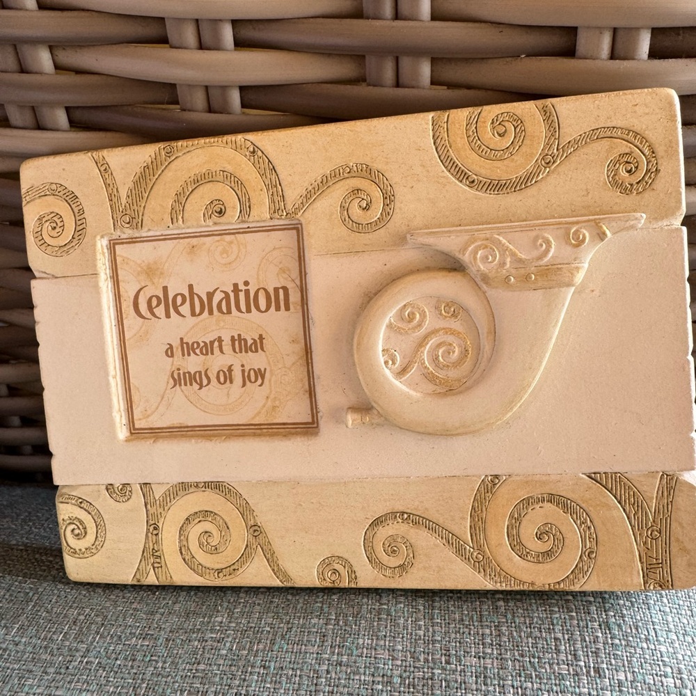 Demdaco Cream Wish Plaque new